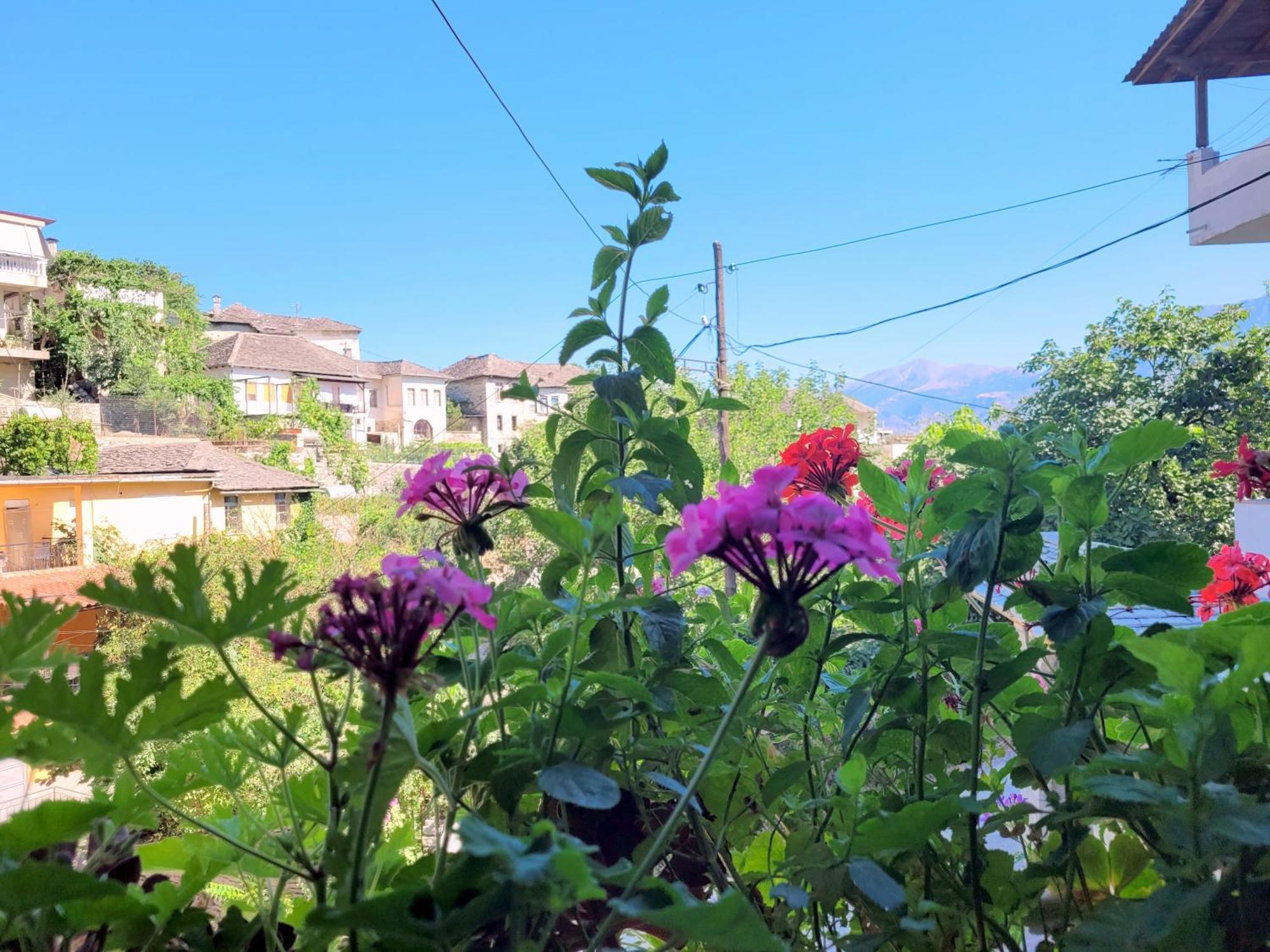 Marbi Guest House Gjirokastër Exterior foto