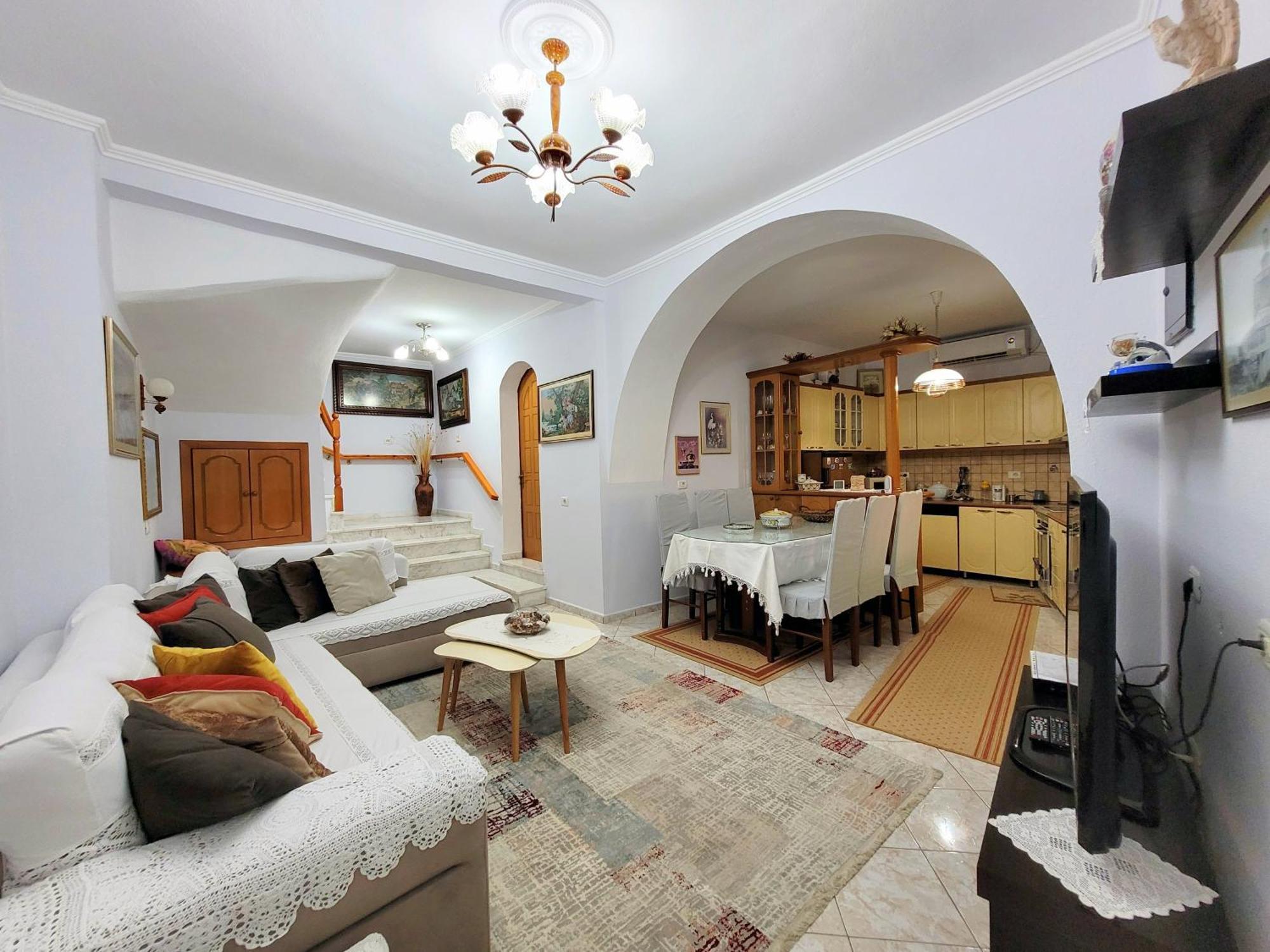 Marbi Guest House Gjirokastër Exterior foto